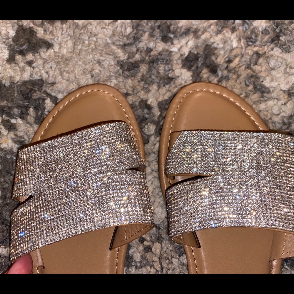 sandals - Picture 3 of 5